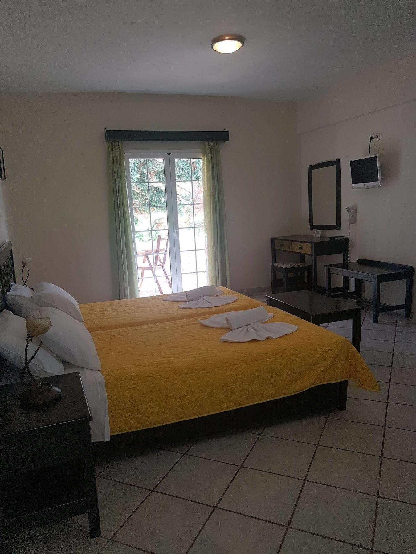 Pantonia Apartments Agia Pelagia  Buitenkant foto